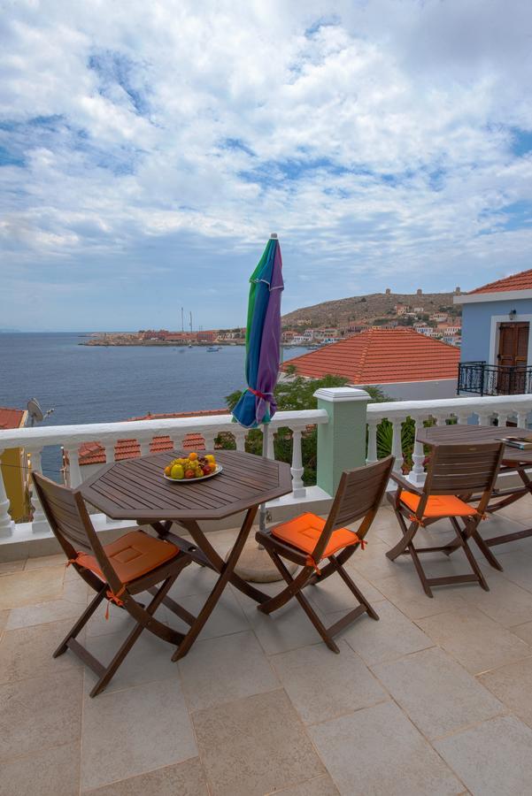 Roulas Apartments Chalki Town Buitenkant foto