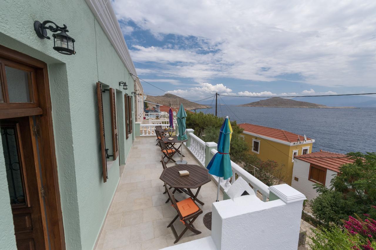 Roulas Apartments Chalki Town Buitenkant foto