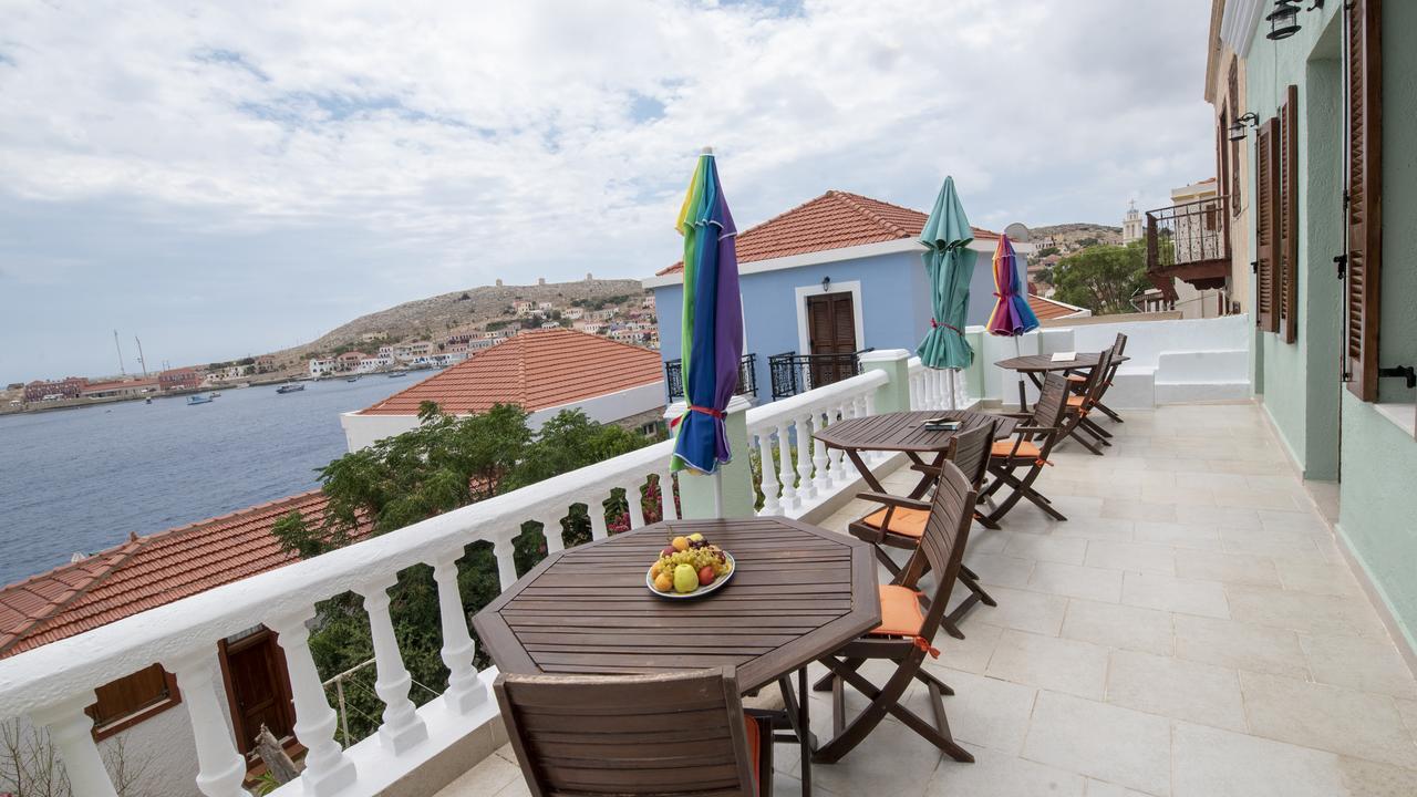 Roulas Apartments Chalki Town Buitenkant foto