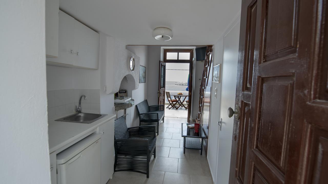 Roulas Apartments Chalki Town Buitenkant foto