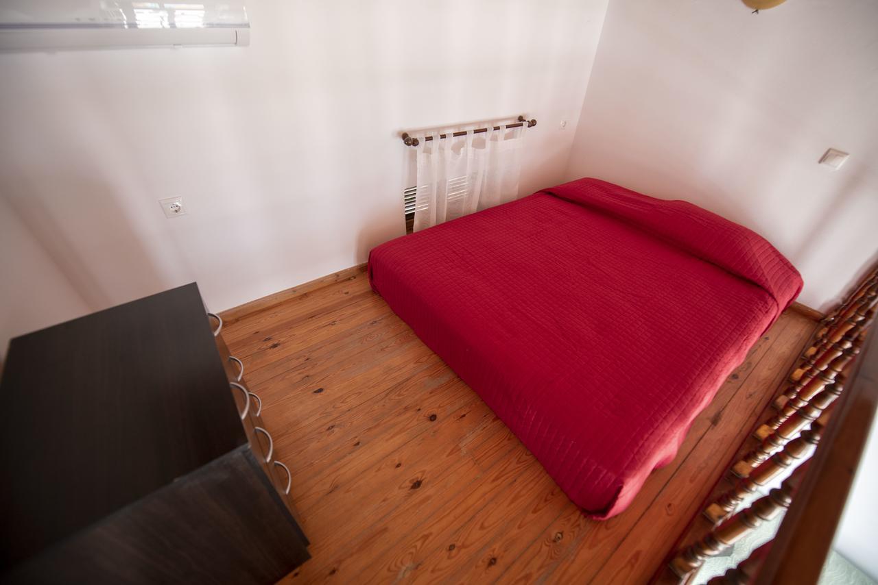 Roulas Apartments Chalki Town Buitenkant foto