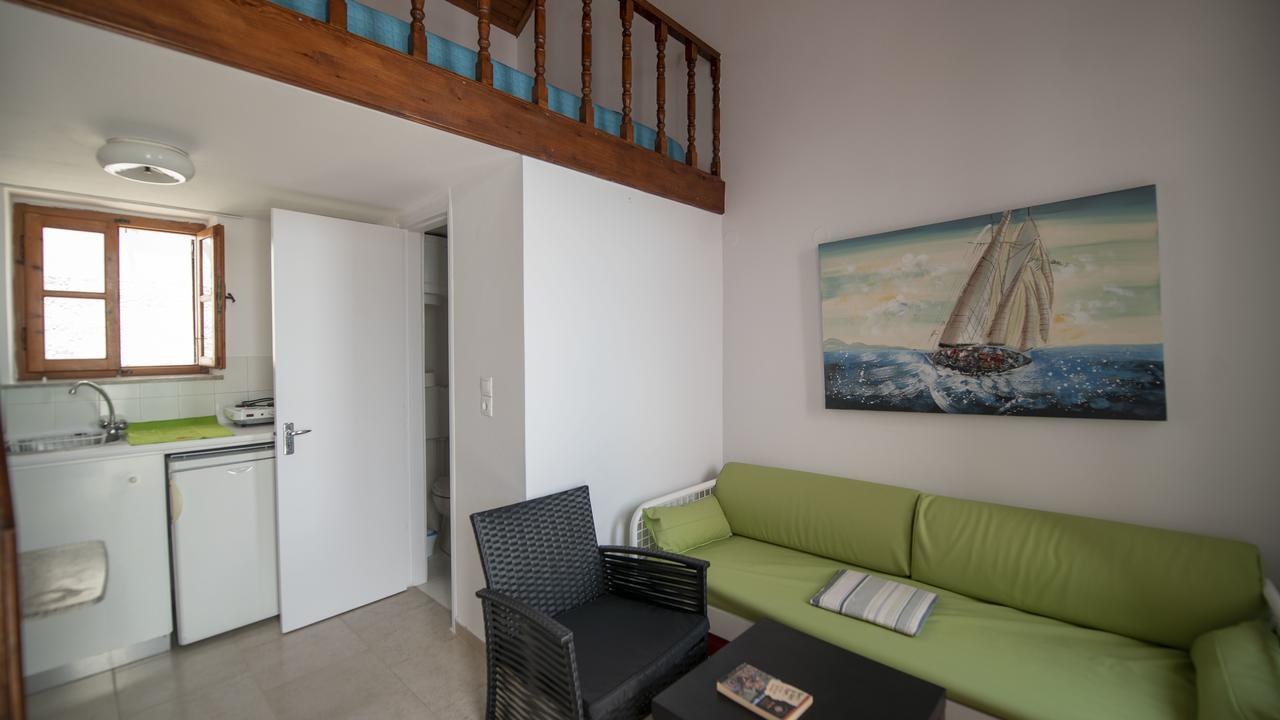 Roulas Apartments Chalki Town Buitenkant foto