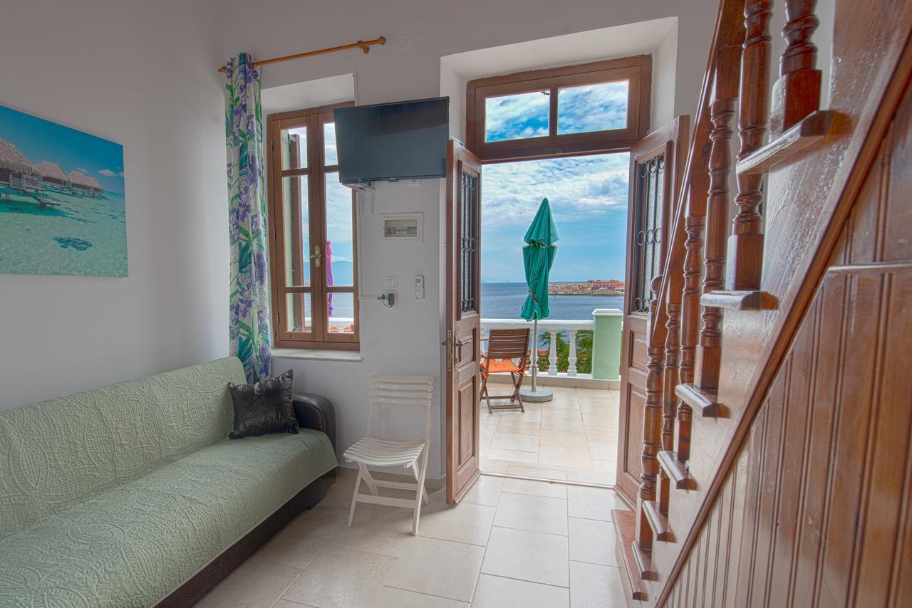 Roulas Apartments Chalki Town Buitenkant foto